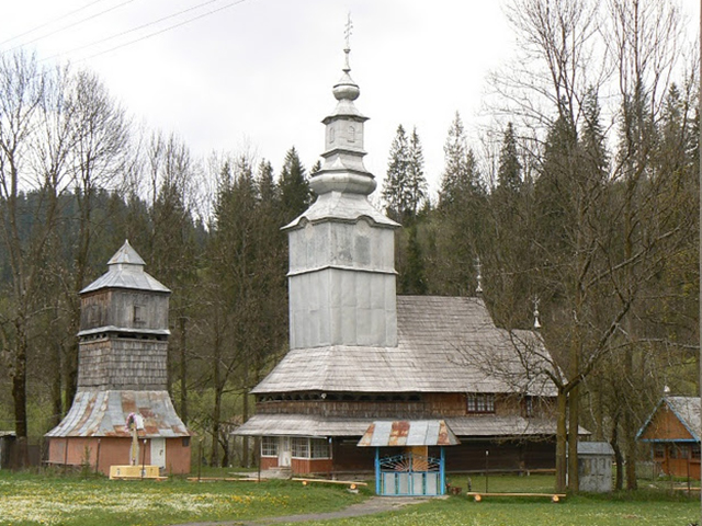 Деревянная Николаевская церковь