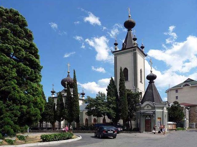 Храм во имя всех Крымских святых и Феодора Стратилата