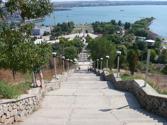 панорама города и Керченской бухты с вершины горы Митридат