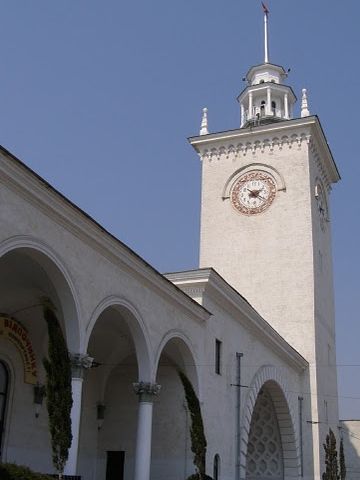Привокзальная часовая башня