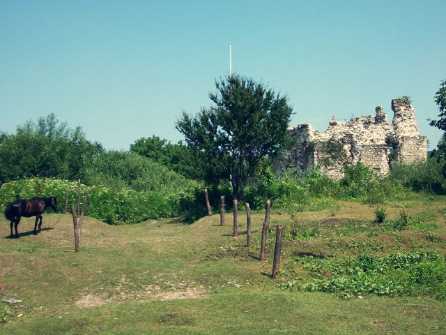 Середнянский замок