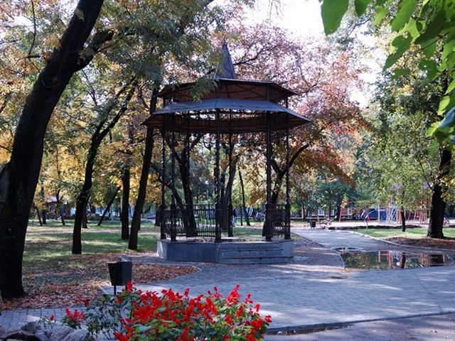 пчудесная беседка в парке Шмидта