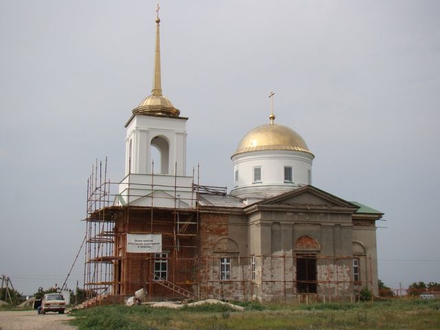 Свято-Троицкий храм во время реконструкции (2012 г.)