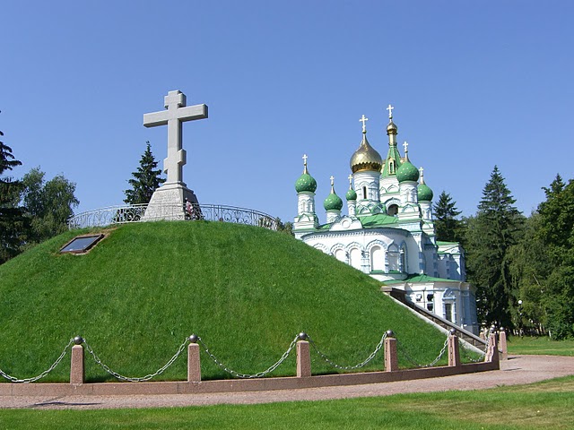 Братская русская могила перед Сампсониевской церковью