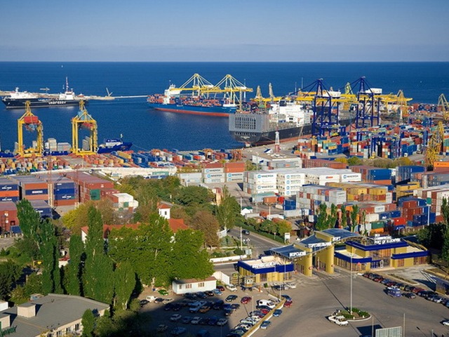 Ильичевский морской торговый порт с высоты птичьего полета