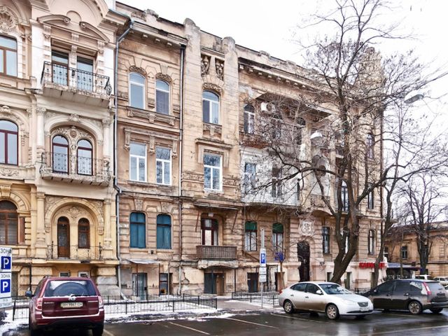 общий вид на дом Луцкого со стороны ул. Маразлиевской