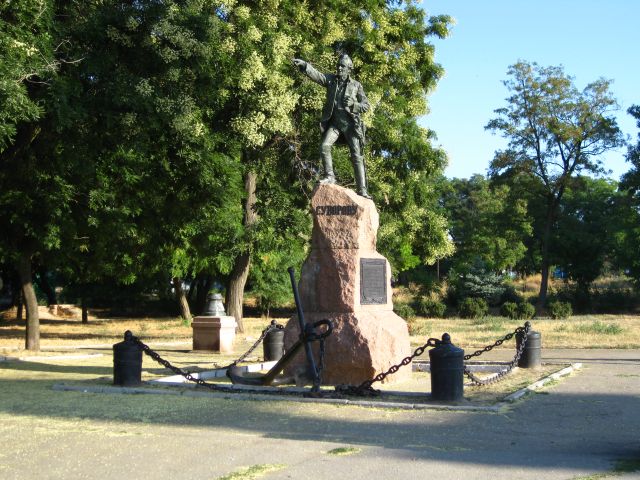 Памятник Суворову