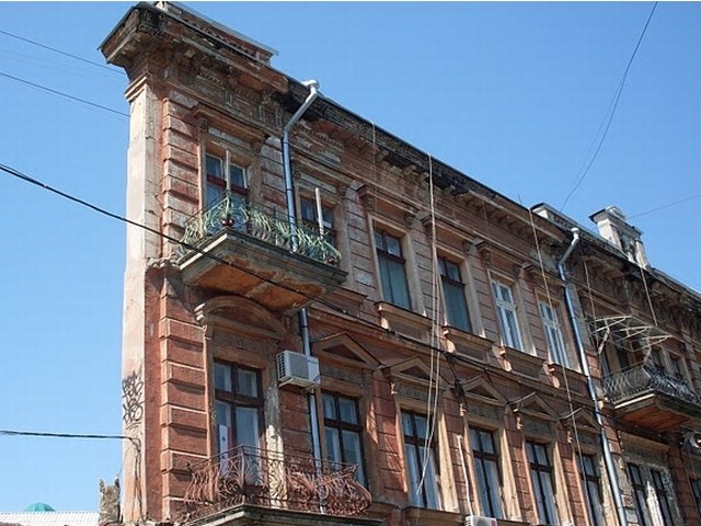 Плоский дом