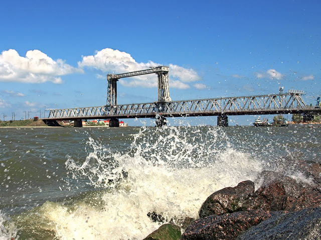 Разводной мост в пос. Затока