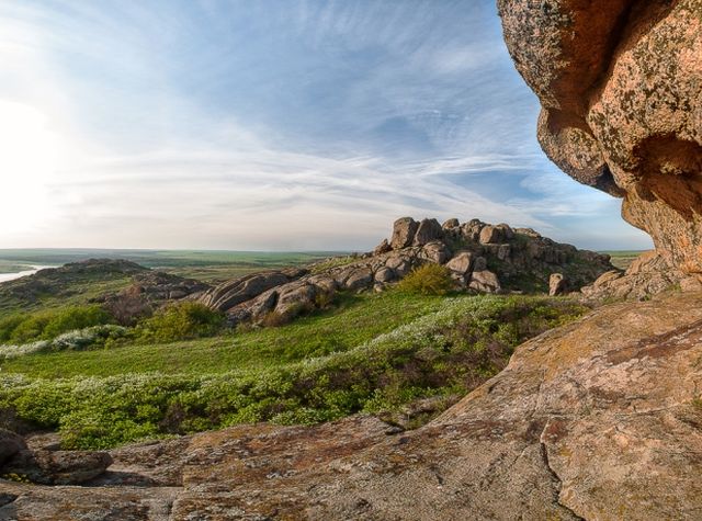 уникальные пейзажи заповедника «Каменные могилы»