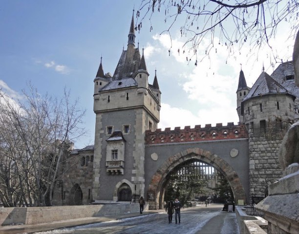 Парк Варошлигет в Будапеште