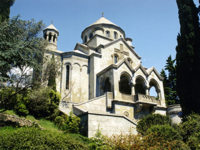 Фасад армянской церкви