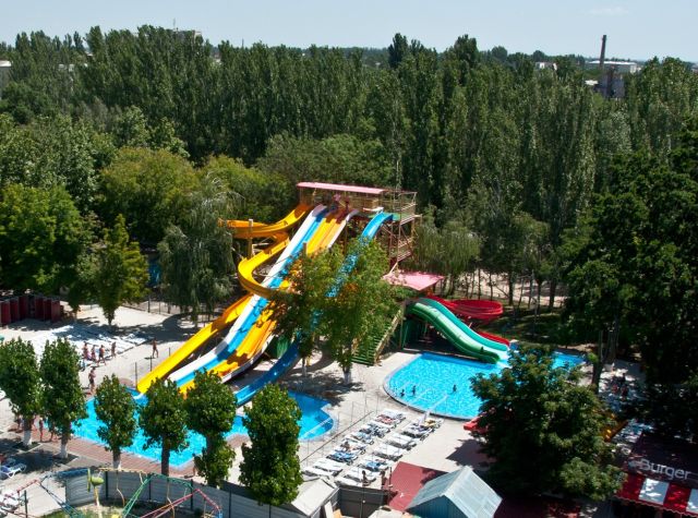 гірки аквапарку 