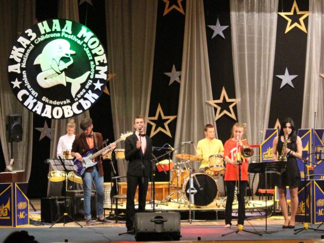виступи учасників дитячого джазового фестивалю