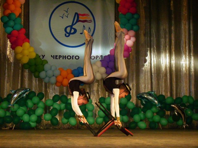 цирковой и оригинальный жанры