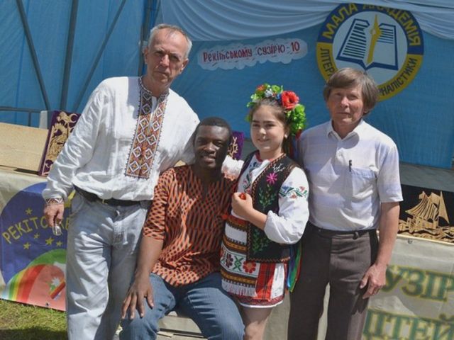 учасники фестивалю юних поетів і прозаїків 