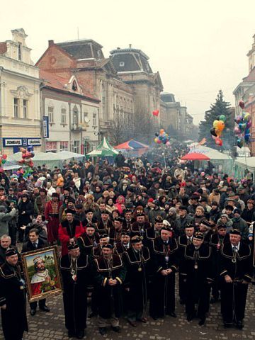 Фестиваль вина «Белое вино» на центральной площади Берегова