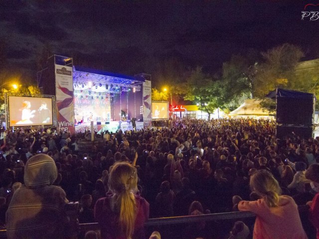 вечерний концерт фестиваля «WineFeoFest»