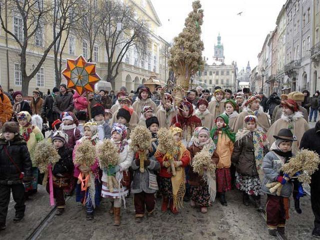 праздничная процессия вертепов